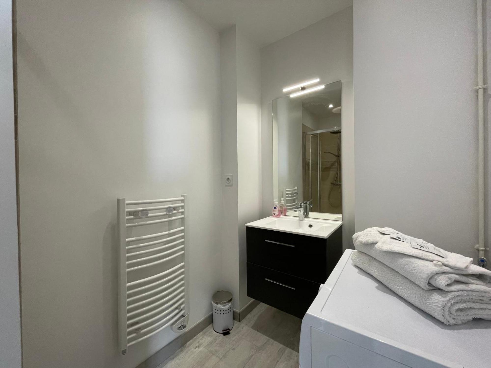 Bel Appartement, 2 Lits Doubles, Parking Gratuit Chablis Eksteriør bilde